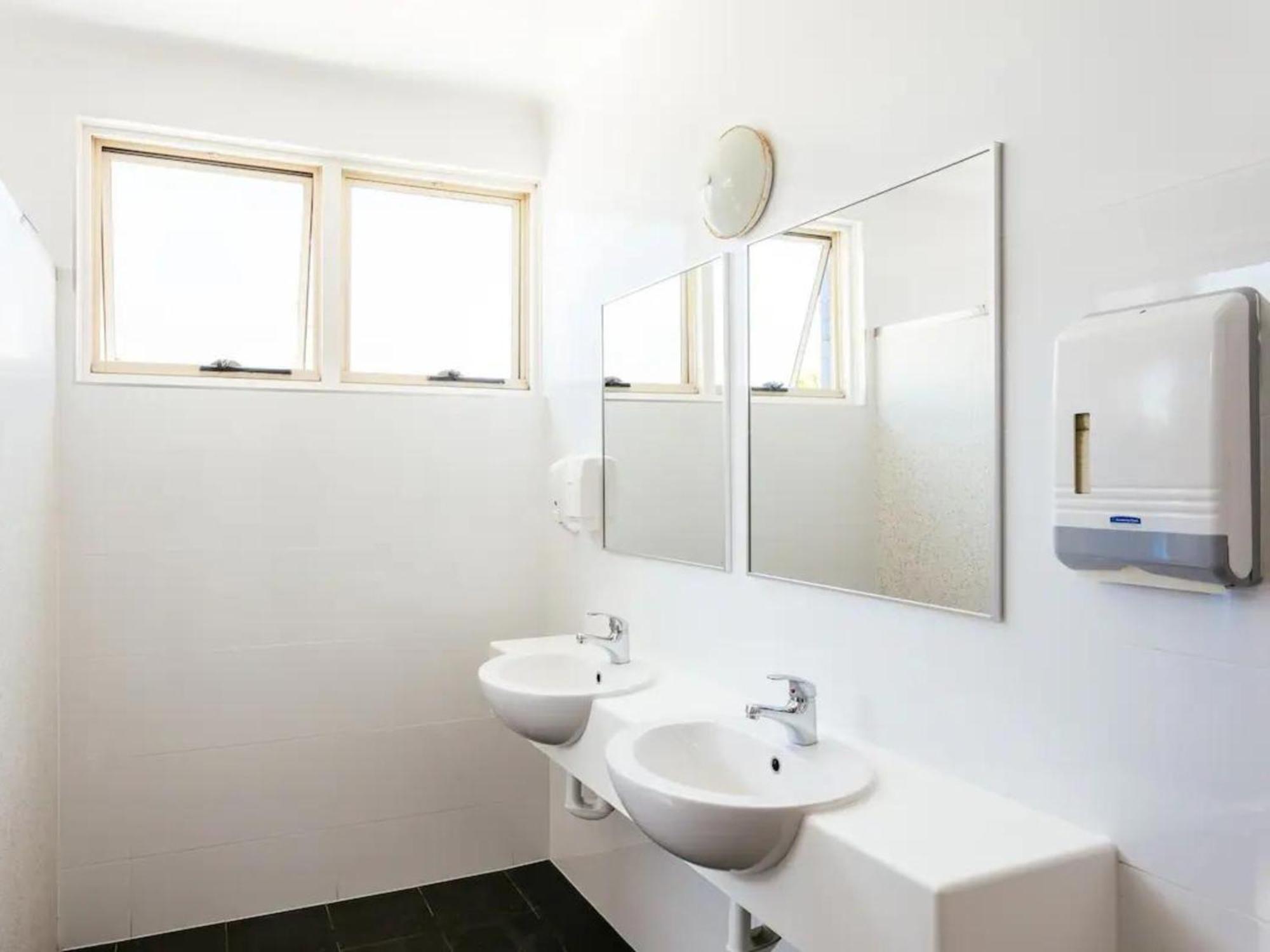 Six Degrees Boutique Hotel Albany Zimmer foto